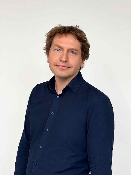 Файл:Alexey Zastrozhnyy Okdesk min.jpg