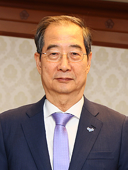 Дук Су Хан (Han Duck-soo)